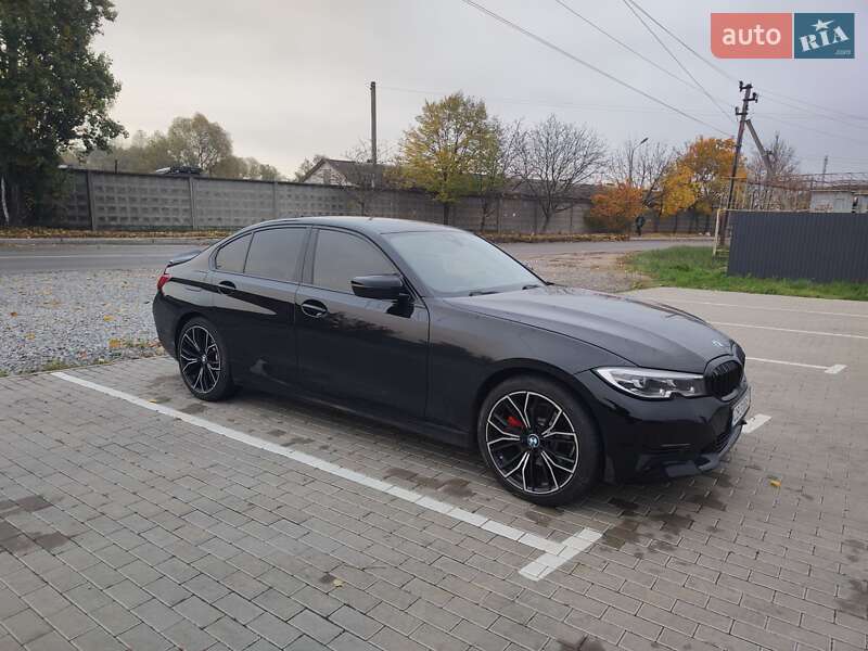 Седан BMW 3 Series 2019 в Киеве