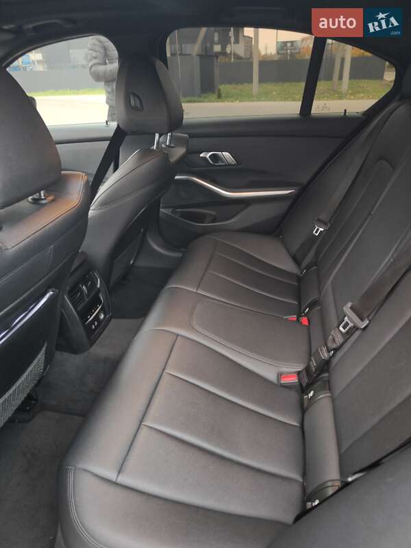 Седан BMW 3 Series 2019 в Киеве