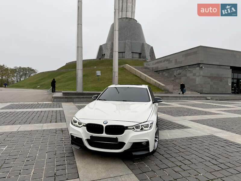 Седан BMW 3 Series 2018 в Киеве