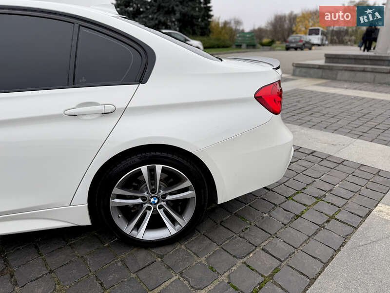 Седан BMW 3 Series 2018 в Киеве