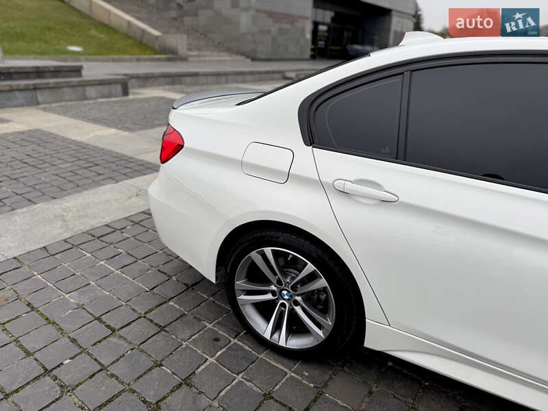Седан BMW 3 Series 2018 в Киеве