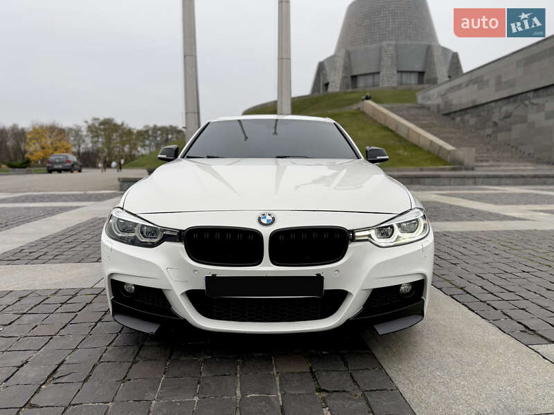 Седан BMW 3 Series 2018 в Киеве