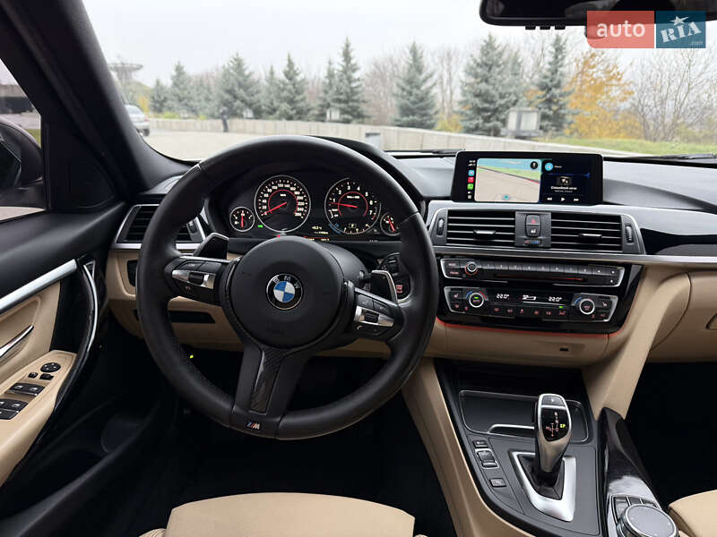 Седан BMW 3 Series 2018 в Киеве