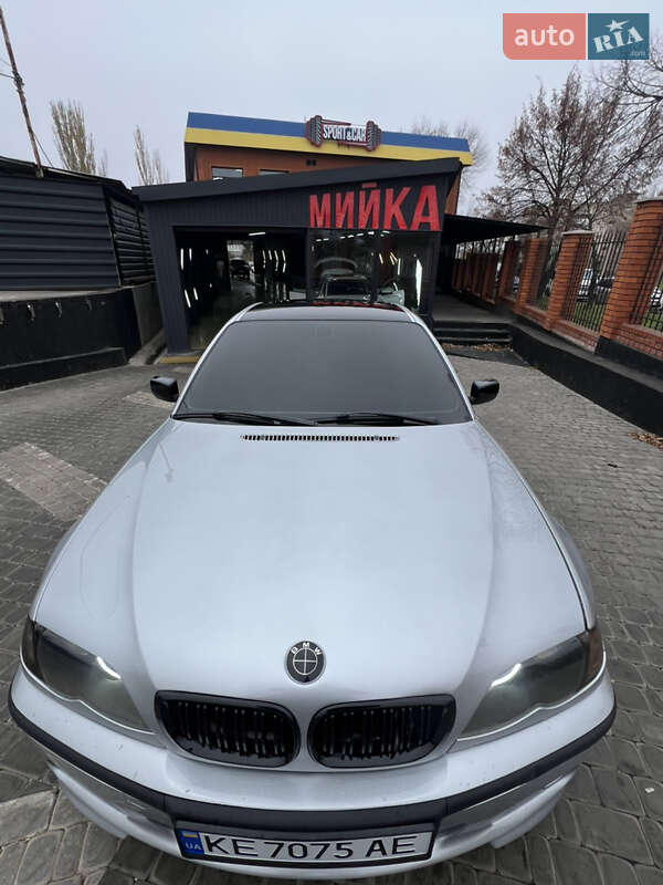 Седан BMW 3 Series 2002 в Кривом Роге