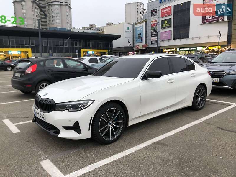 Седан BMW 3 Series 2019 в Киеве