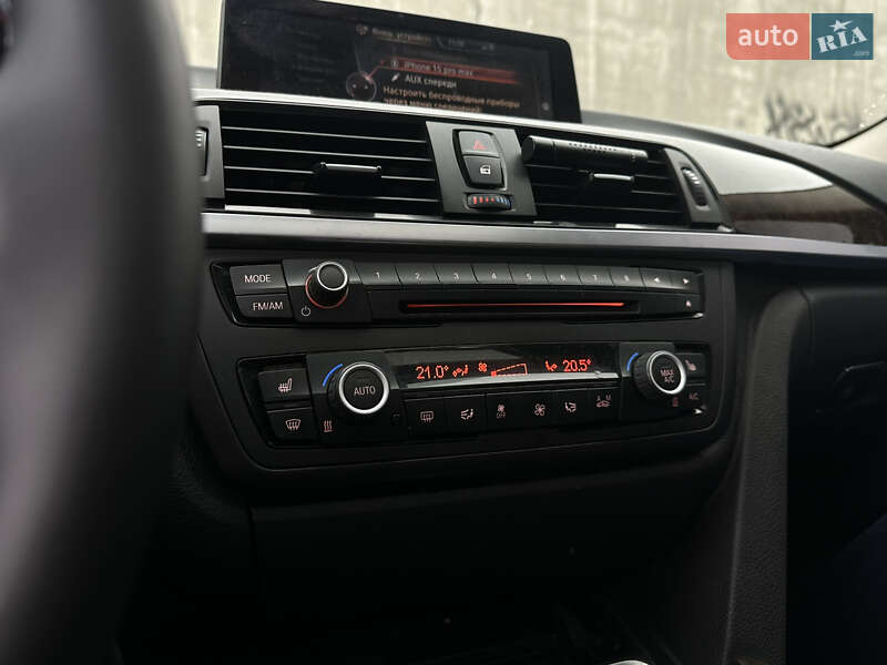 Седан BMW 3 Series 2015 в Львове