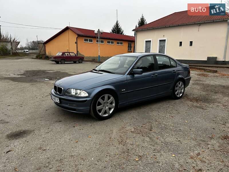 Седан BMW 3 Series 2001 в Изяславе