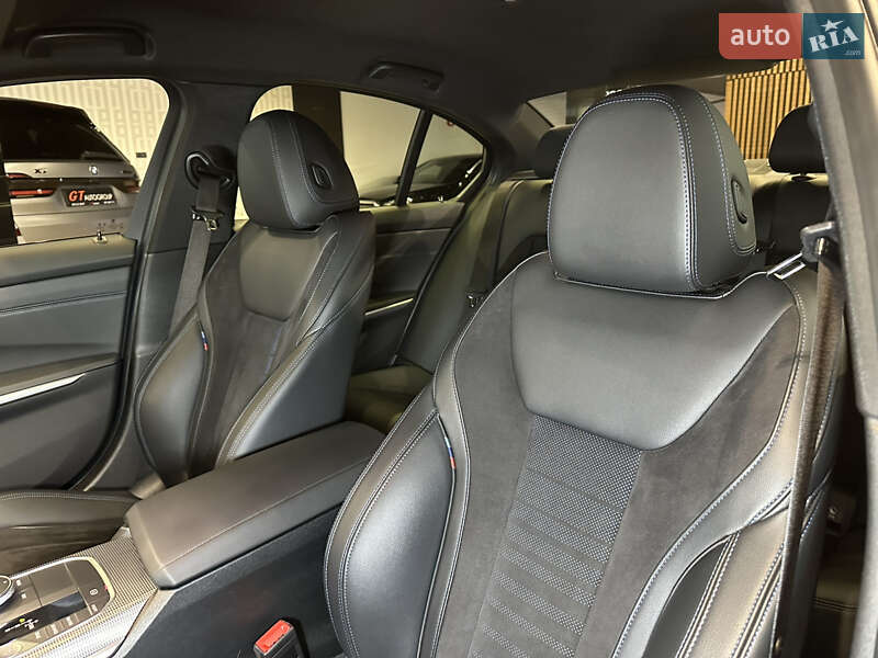 Седан BMW 3 Series 2019 в Киеве