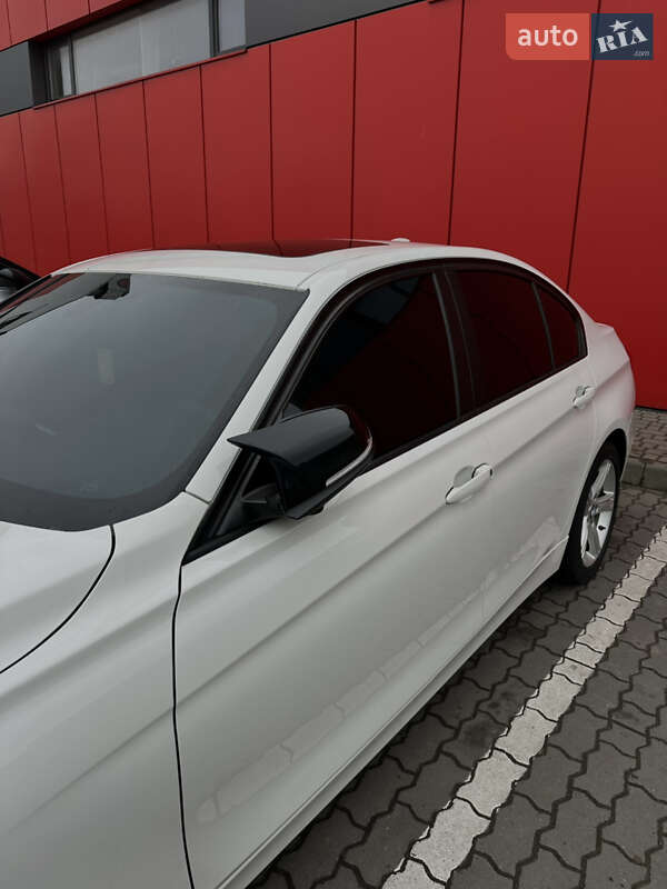 Седан BMW 3 Series 2013 в Львові