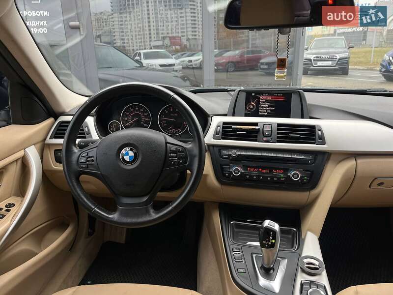 Седан BMW 3 Series 2015 в Киеве
