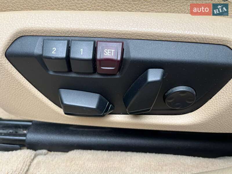 Седан BMW 3 Series 2015 в Киеве