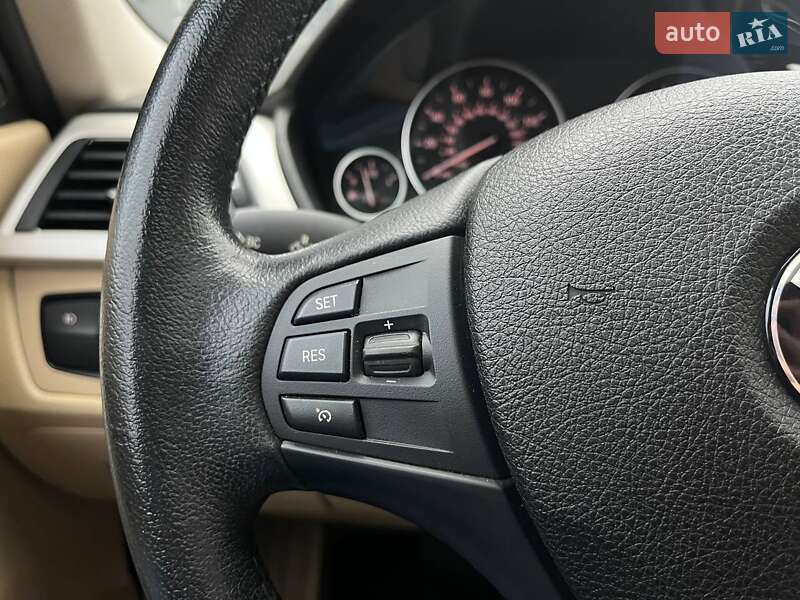 Седан BMW 3 Series 2015 в Киеве