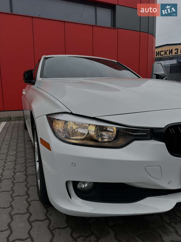 Седан BMW 3 Series 2013 в Львові