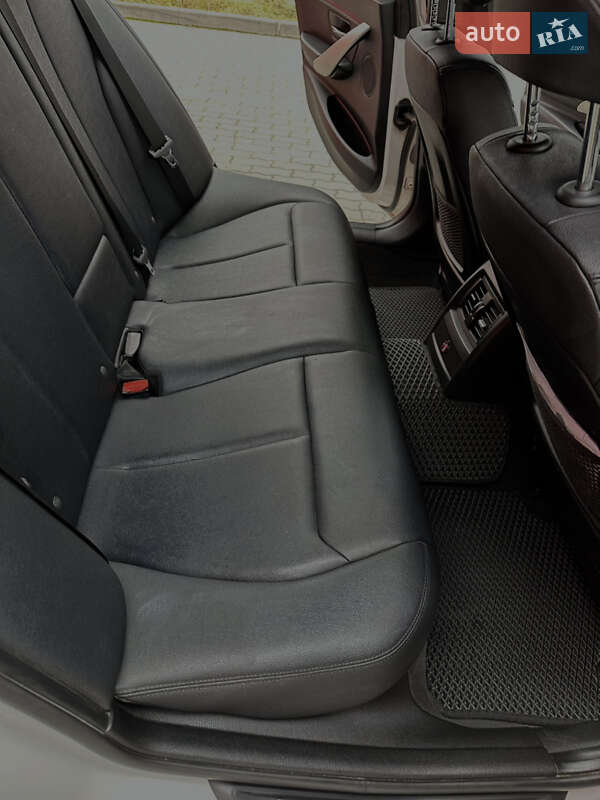 Седан BMW 3 Series 2013 в Львові
