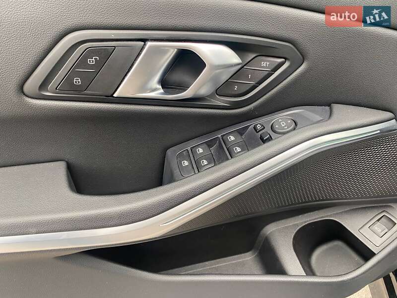 Седан BMW 3 Series 2023 в Киеве фото 42 Седан BMW 3 Series 2023 в Киеве