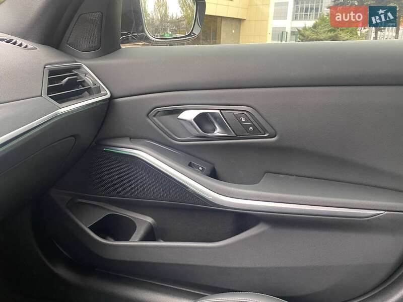 Седан BMW 3 Series 2023 в Киеве фото 55 Седан BMW 3 Series 2023 в Киеве