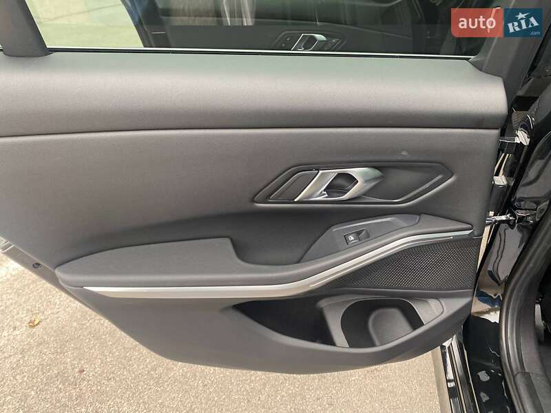 Седан BMW 3 Series 2023 в Киеве фото 70 Седан BMW 3 Series 2023 в Киеве