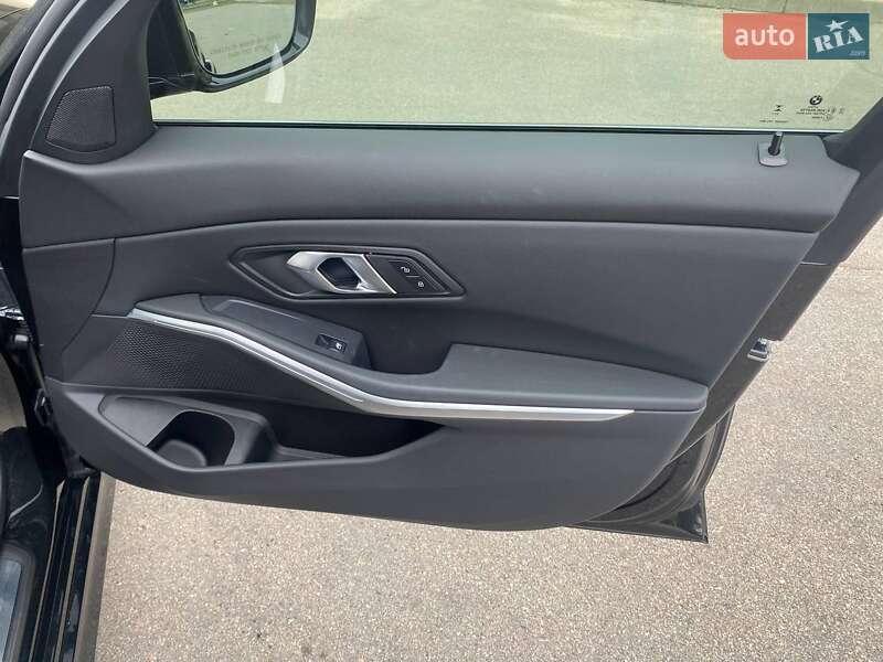 Седан BMW 3 Series 2023 в Киеве фото 82 Седан BMW 3 Series 2023 в Киеве