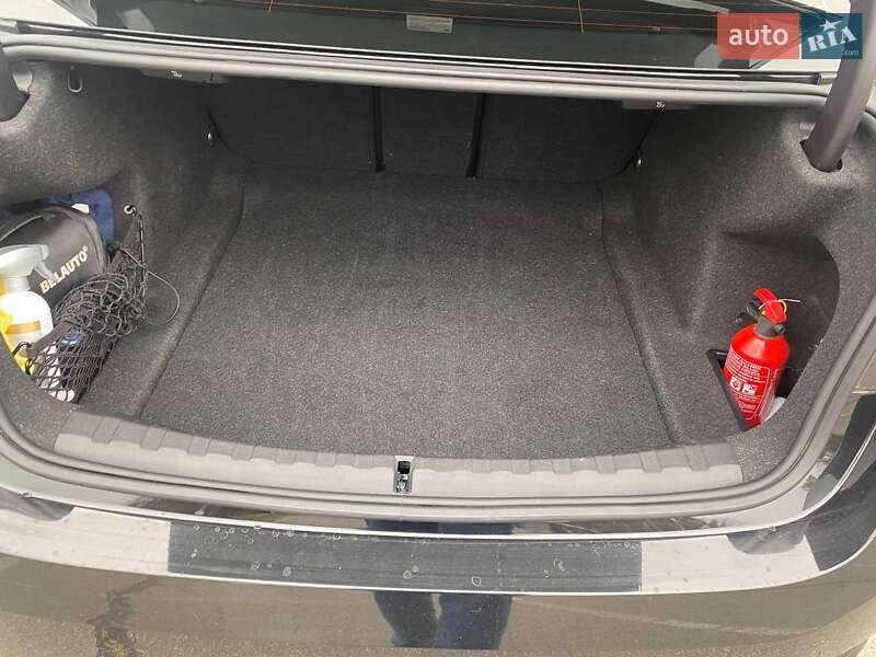 Седан BMW 3 Series 2023 в Киеве фото 96 Седан BMW 3 Series 2023 в Киеве