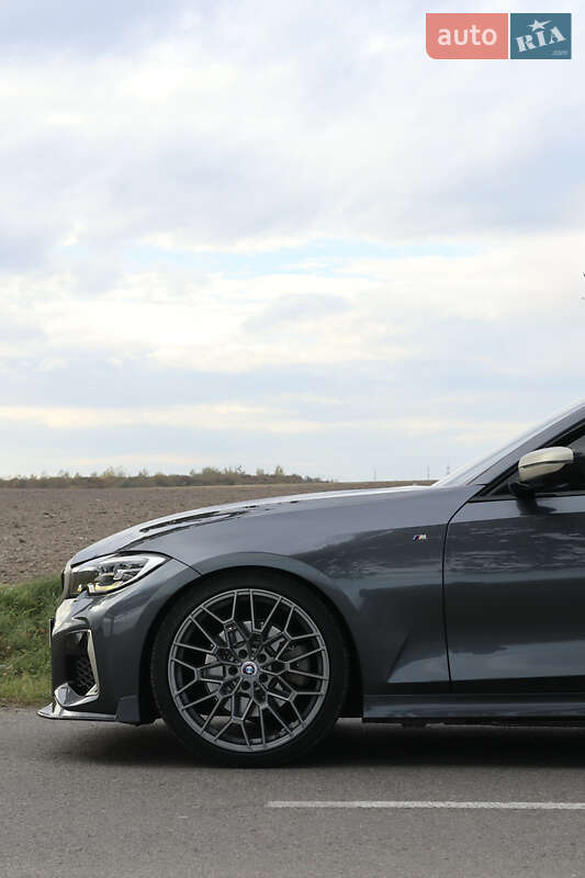 Седан BMW 3 Series 2019 в Львове