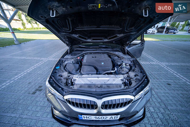 Седан BMW 3 Series 2019 в Львове