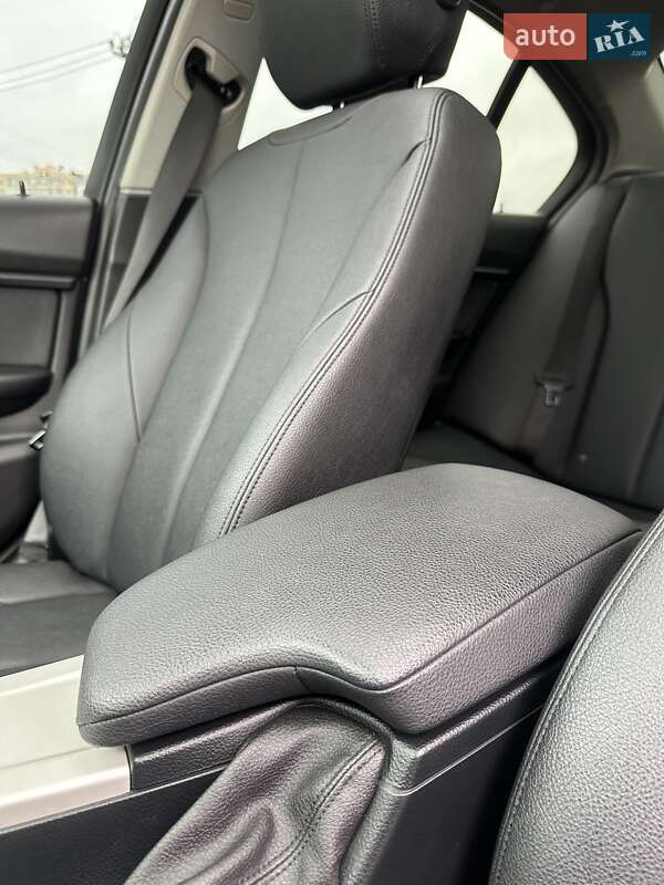 Седан BMW 3 Series 2017 в Белогородке