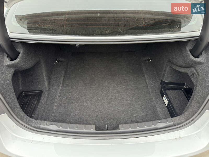 Седан BMW 3 Series 2016 в Сумах