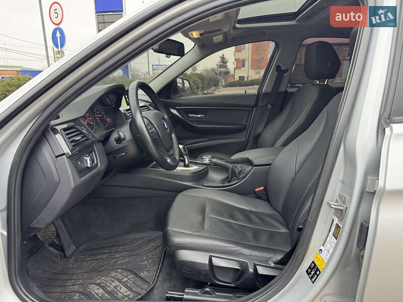 Седан BMW 3 Series 2016 в Сумах