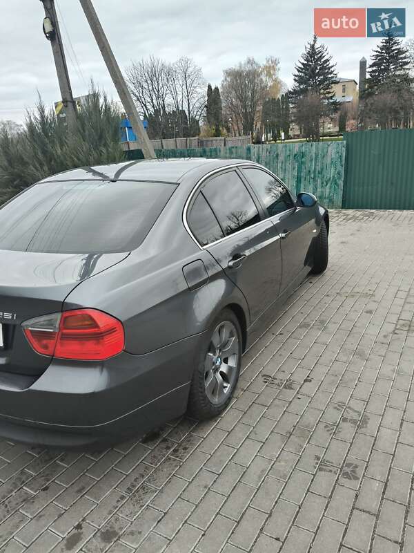 Седан BMW 3 Series 2005 в Володарке