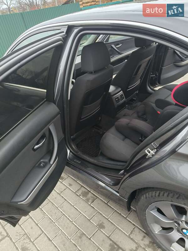Седан BMW 3 Series 2005 в Володарке