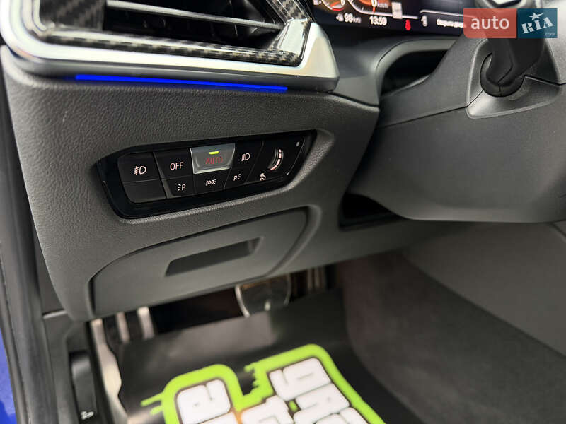 Седан BMW 3 Series 2018 в Киеве