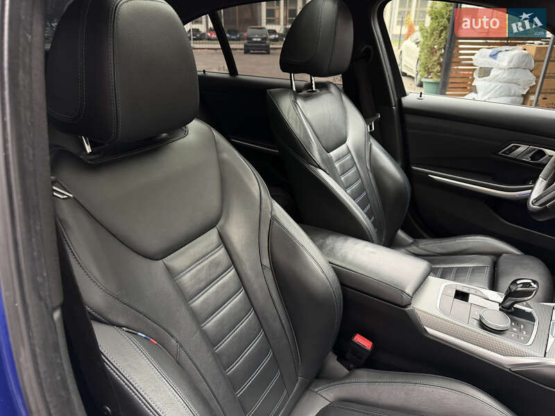 Седан BMW 3 Series 2018 в Киеве