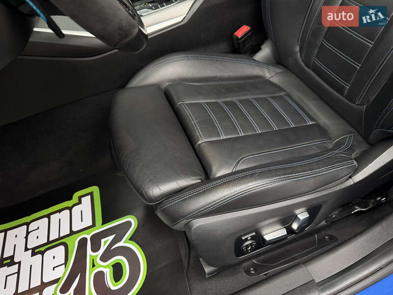 Седан BMW 3 Series 2018 в Киеве