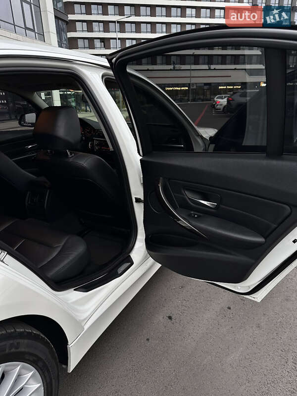 Седан BMW 3 Series 2013 в Киеве