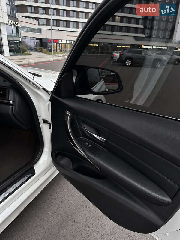 Седан BMW 3 Series 2013 в Киеве