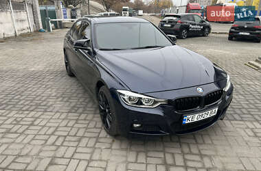 Седан BMW 3 Series 2017 в Новомосковську