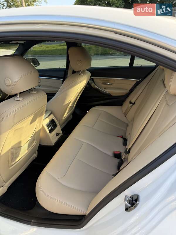 Седан BMW 3 Series 2016 в Чернігові