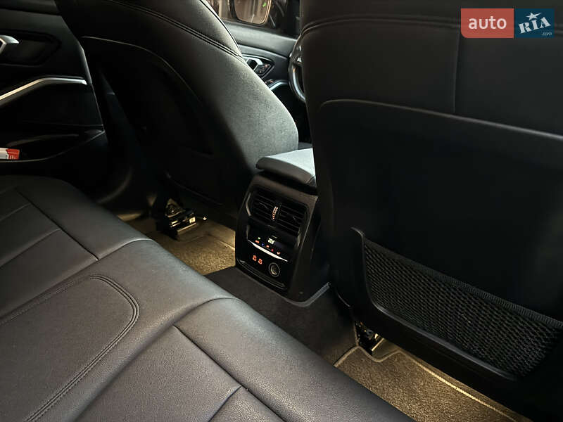Седан BMW 3 Series 2020 в Луцке фото 30 Седан BMW 3 Series 2020 в Луцке