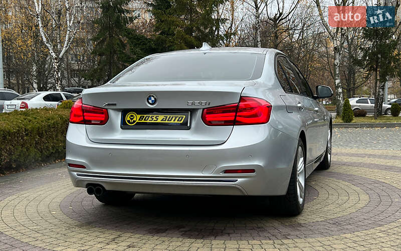 Седан BMW 3 Series 2015 в Львові