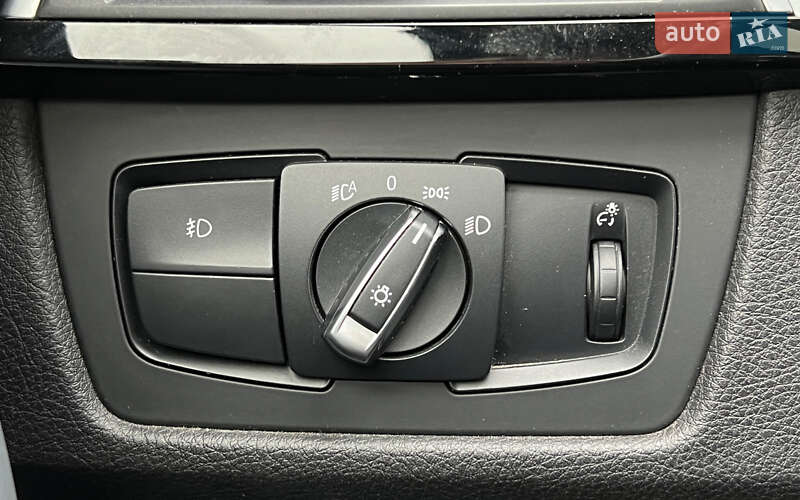 Седан BMW 3 Series 2015 в Львові