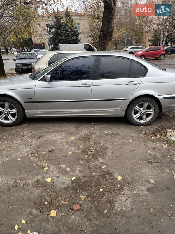 Седан BMW 3 Series 2000 в Новомосковську