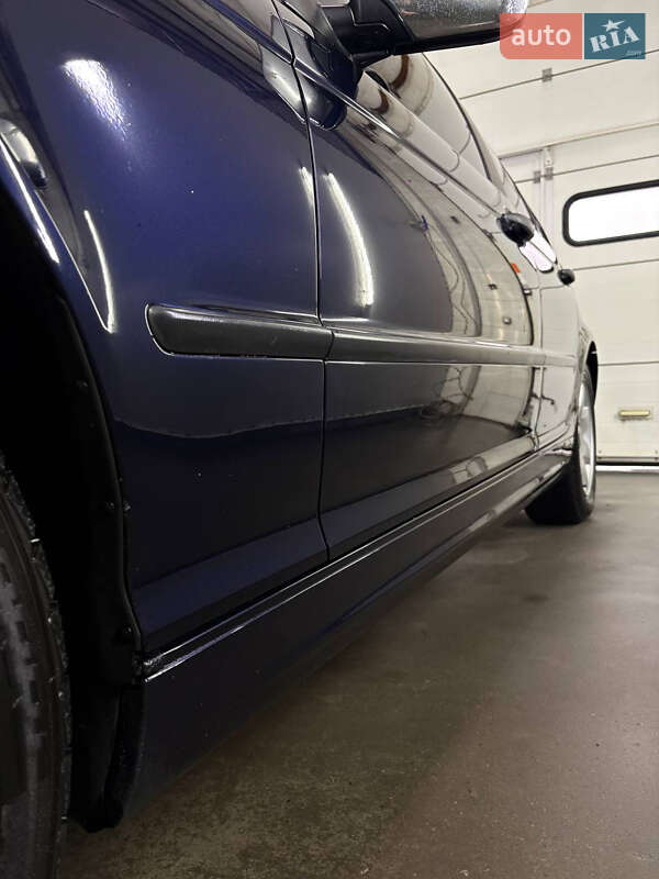 Седан BMW 3 Series 2004 в Києві