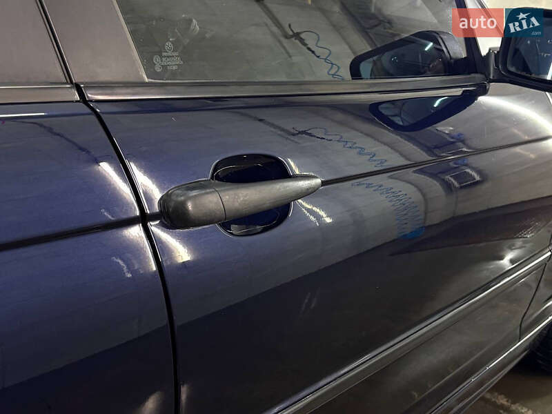 Седан BMW 3 Series 2004 в Києві