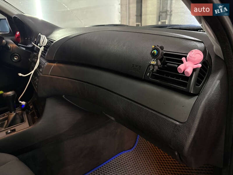 Седан BMW 3 Series 2004 в Києві