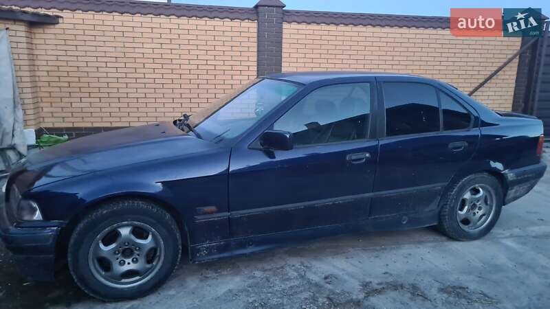Седан BMW 3 Series 1995 в Киеве