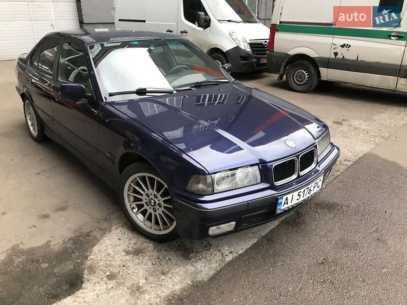 Седан BMW 3 Series 1995 в Киеве