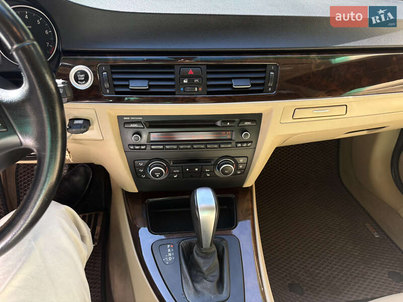 Седан BMW 3 Series 2011 в Николаеве