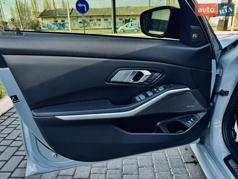 Седан BMW 3 Series 2023 в Одессе
