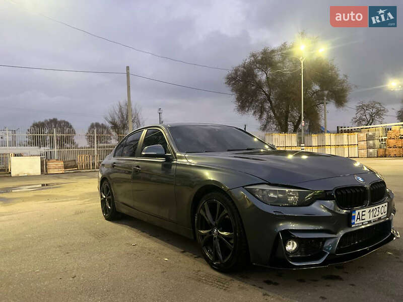 Седан BMW 3 Series 2013 в Дніпрі