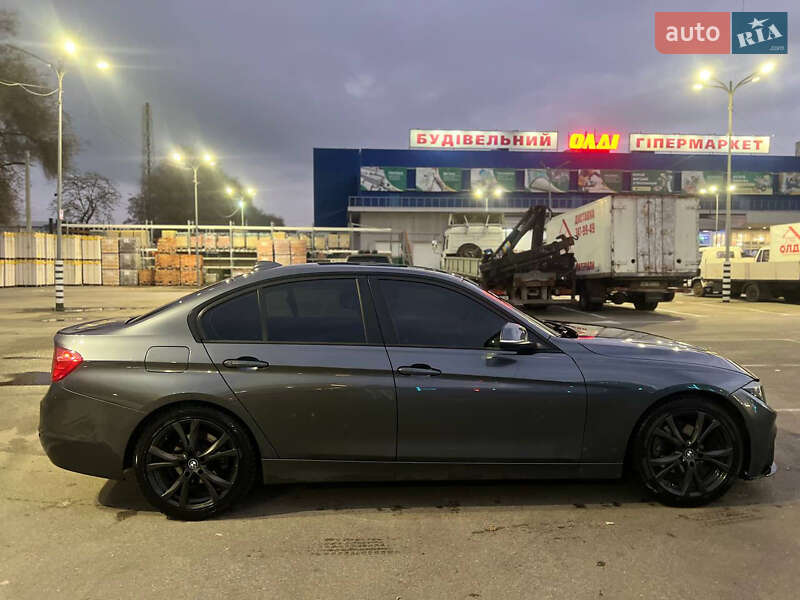 Седан BMW 3 Series 2013 в Дніпрі